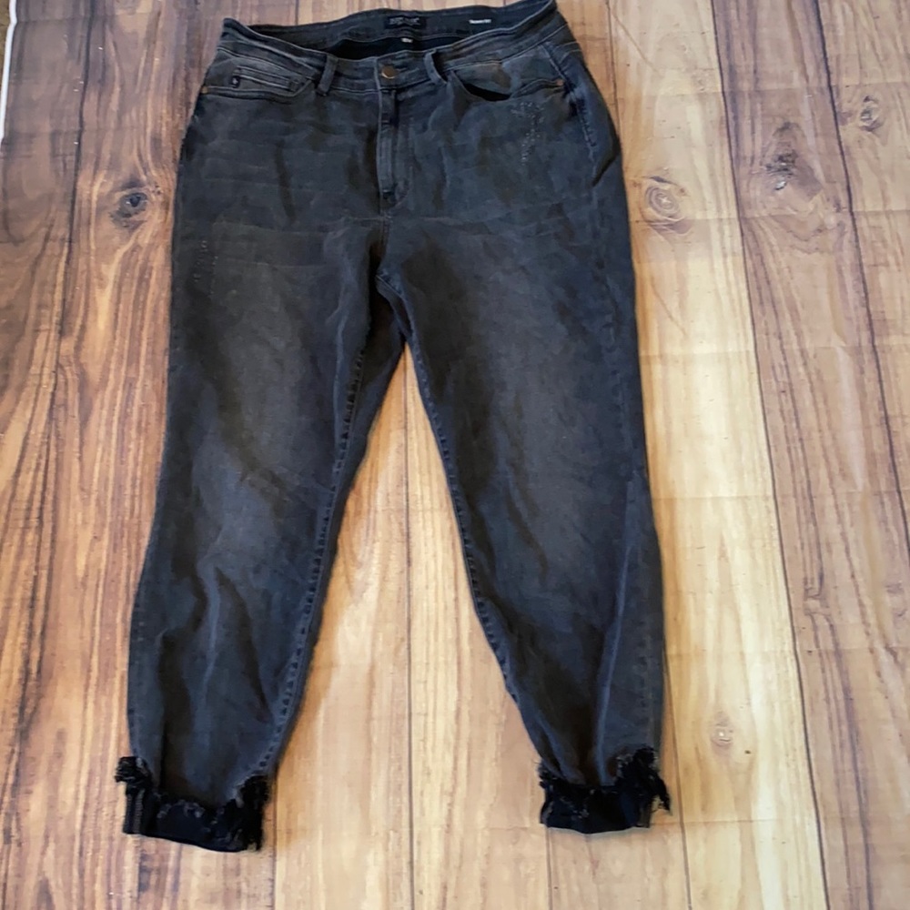 18W Judy Blue Jeans